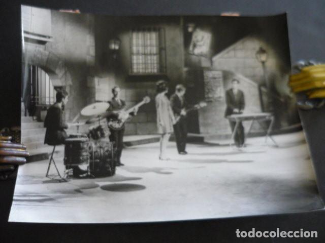 Fotos de cantantes: LOS STOP CONJUNTO MUSICAL ANTIGUA FOTOGRAFIA ORIGINAL 18 X 24 CM