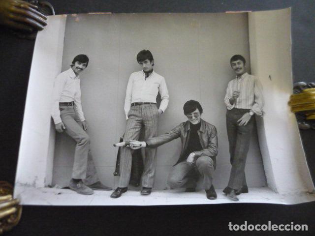 Fotos de cantantes: LOS ANGELES CONJUNTO MUSICAL ANTIGUA FOTOGRAFIA ORIGINAL 18 X 24 CM