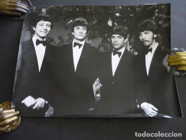 Fotos de Cantores: LOS ANGELES CONJUNTO MUSICAL ANTIGUA FOTOGRAFIA ORIGINAL 18 X 24 CM