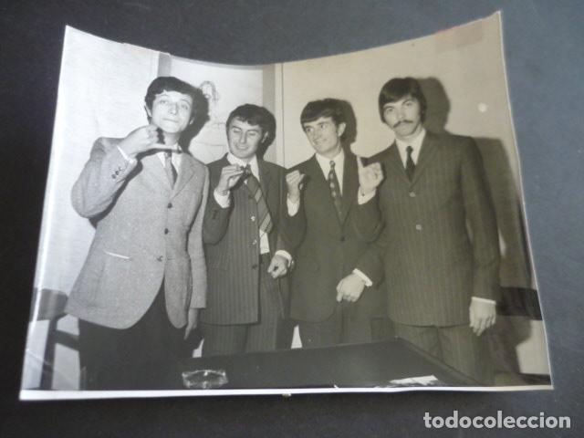 Fotos de cantantes: LOS ANGELES CONJUNTO MUSICAL ANTIGUA FOTOGRAFIA ORIGINAL 18 X 24 CM