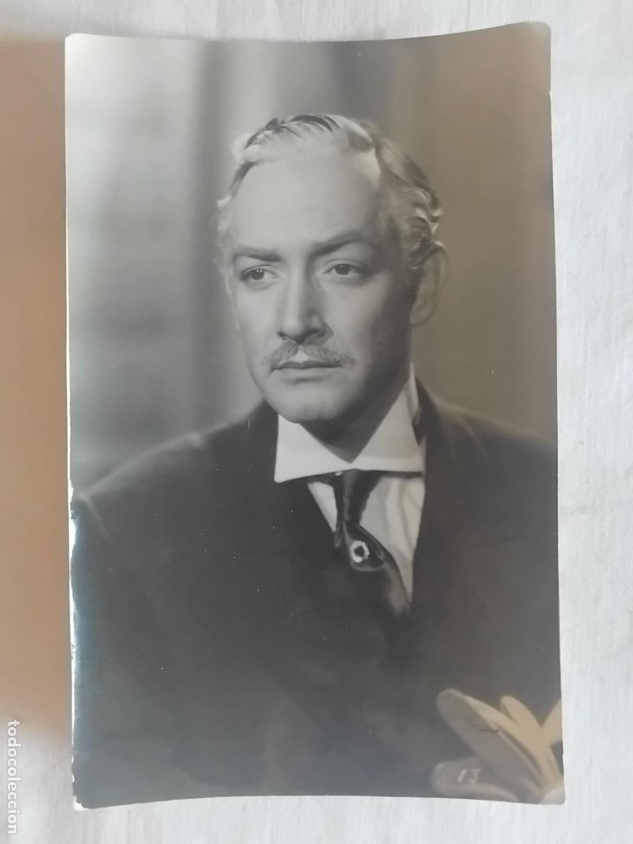 Fotos de cantantes: JORGE NEGRETE EN LA PELICULA TEATRO APOLO PARA LA REVISTA IMAGENES.
