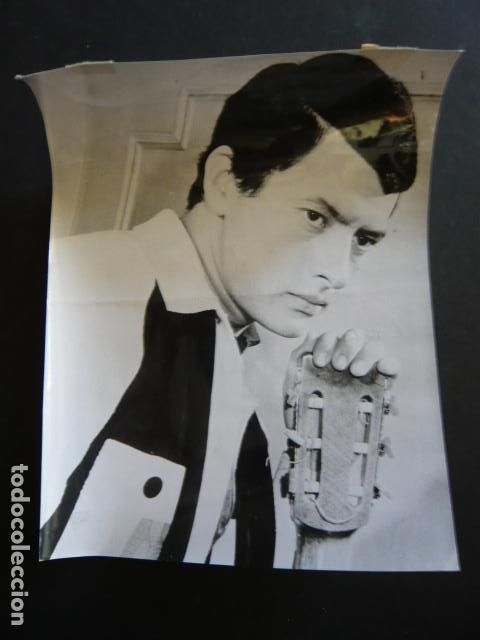 Fotos de cantantes: PALITO ORTEGA CANTANTE ANTIGUA FOTOGRAFIA ORIGINAL 18 X 24 CM