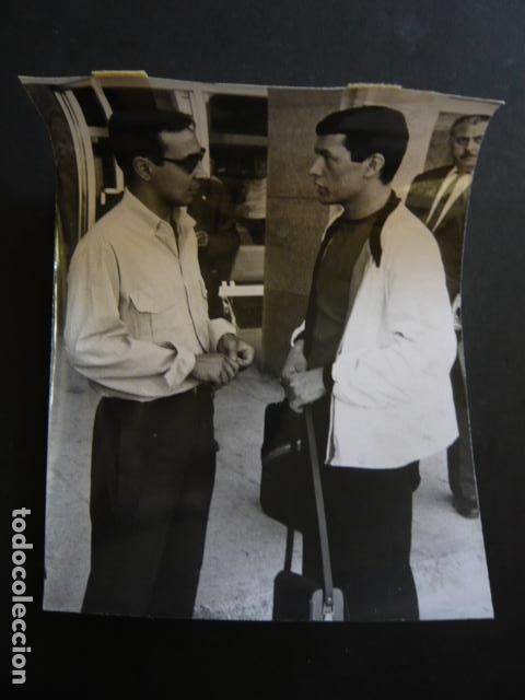 Fotos de cantantes: PALITO ORTEGA CANTANTE ANTIGUA FOTOGRAFIA ORIGINAL 18 X 24 CM
