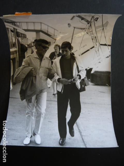 Fotos de cantantes: PALITO ORTEGA CANTANTE ANTIGUA FOTOGRAFIA ORIGINAL 18 X 24 CM