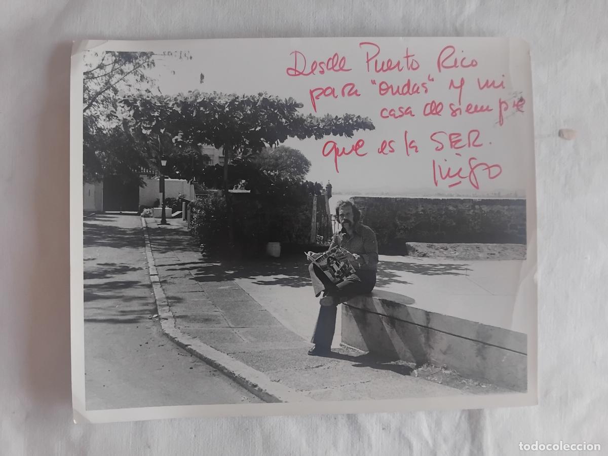 Fotos de cantantes: FOTO DE I&Ntilde;IGO DESDE PUERTO RICO PARA LA REVISTA ONDAS Y CADENA SER DEDICADA Y FIRMADA. 25 x 21 cm