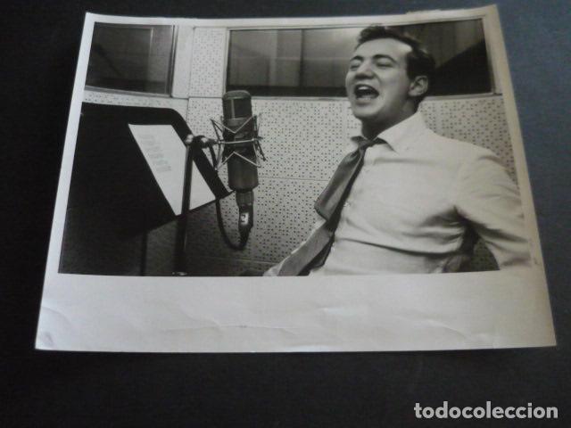 Fotos de cantantes: BOBBY DARIN CANTANTE ANTIGUA FOTOGRAFIA 18 X 24 CM