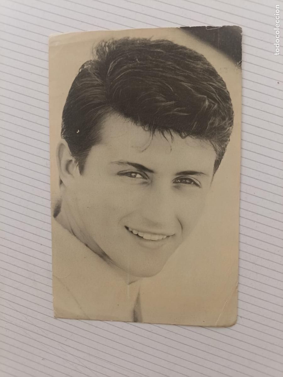 Fotos de cantantes: Tony Renis. Ficha obsequieo de Claro de Luna