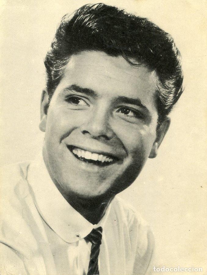 Fotos de cantantes: CLIFF RICHARD. Postal original de 1964.