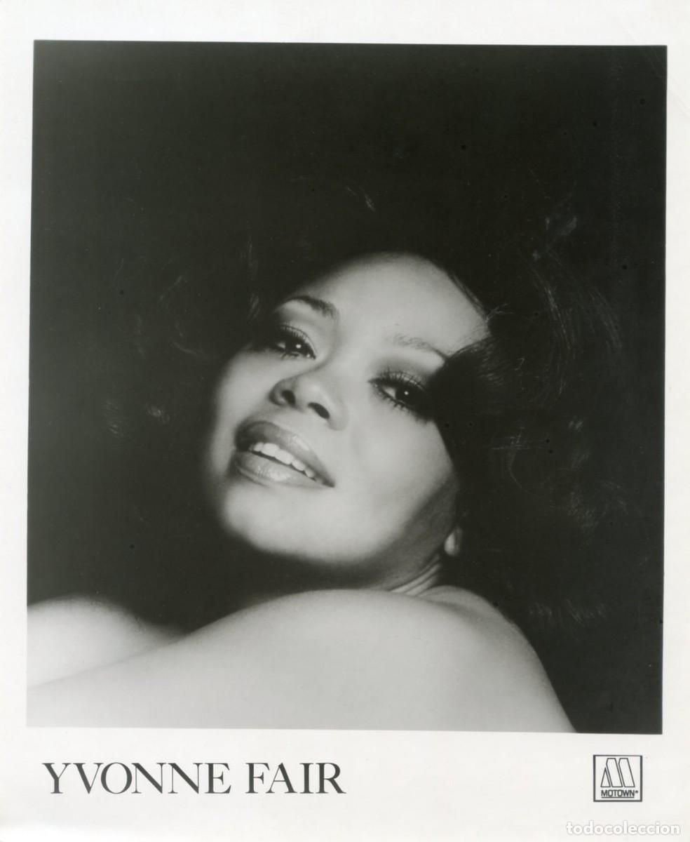 Fotos de cantantes: YVONNE FAIR. Foto original USA, 1975.