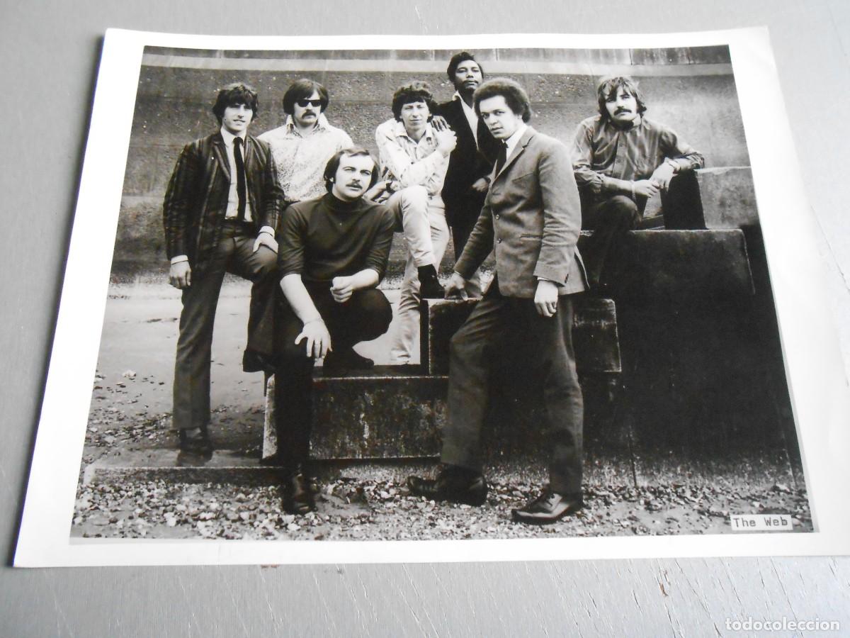 Photos of Singers: FOTO de - THE WEB - de 24 x 18 cms