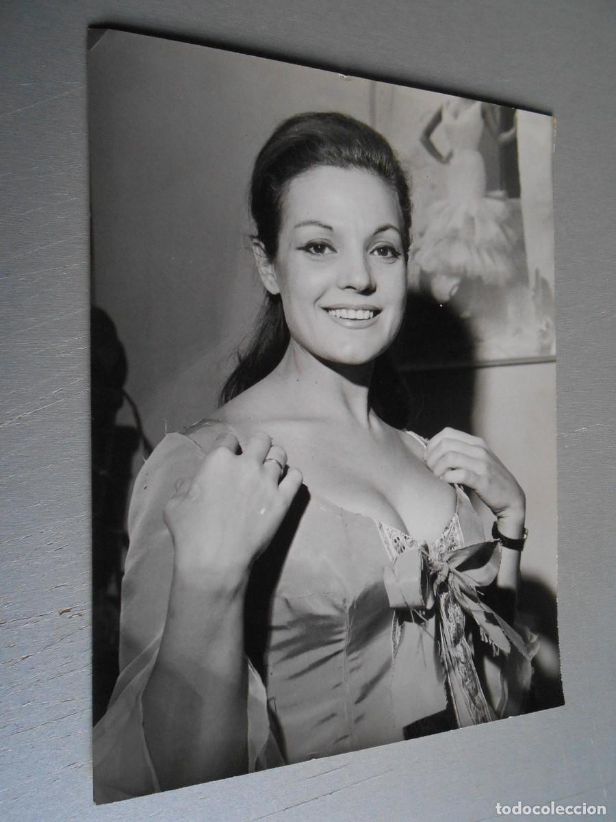 Photos de Chanteurs et Chanteuses: FOTO de - CARMEN SEVILLA - de 18 x 24 cms