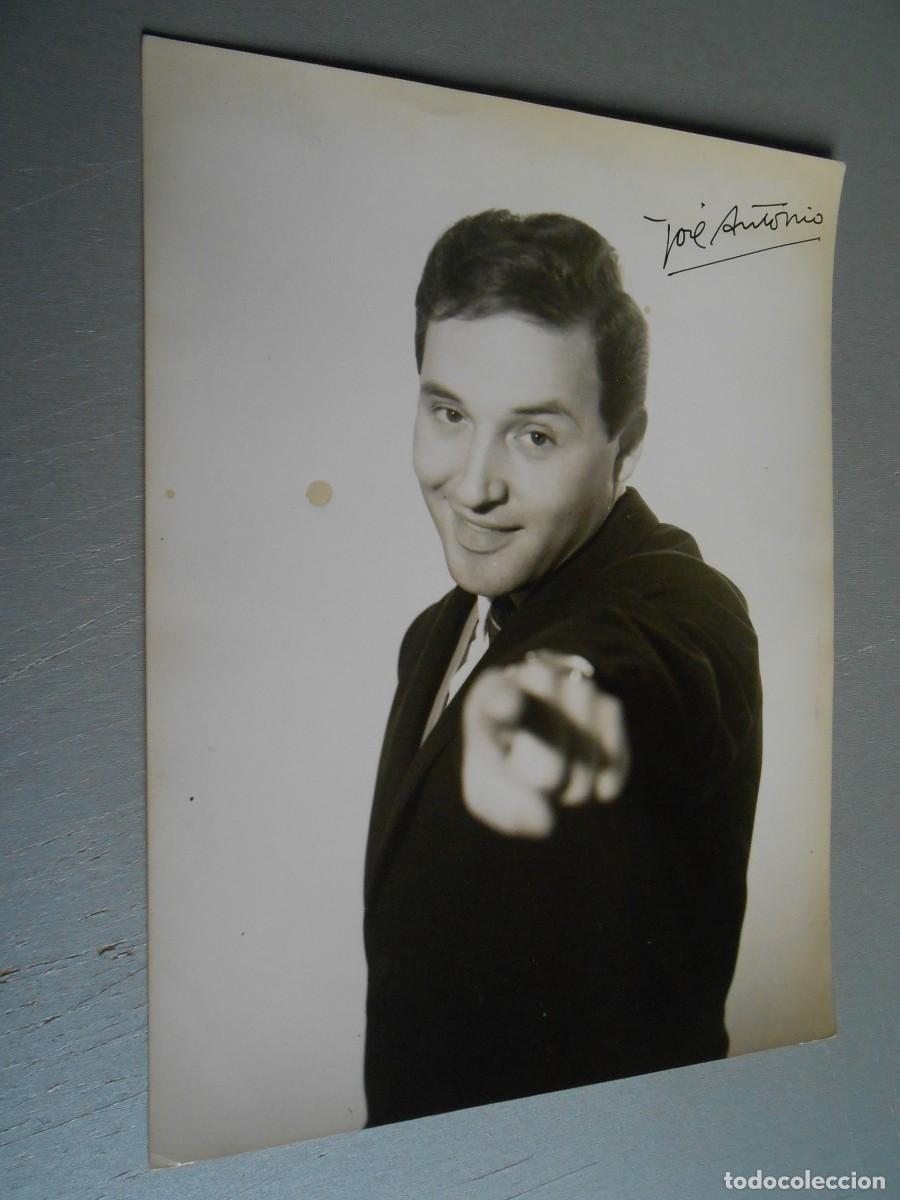Photos de Chanteurs et Chanteuses: FOTO de - TORREBRUNO - de 18 x 24 cms