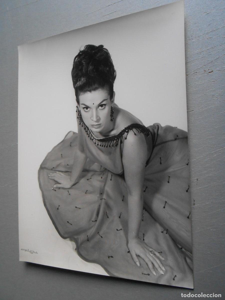 Fotos von Musikern: FOTO de - MARIA ALEJANDRA ??? - de 18 x 24 cms