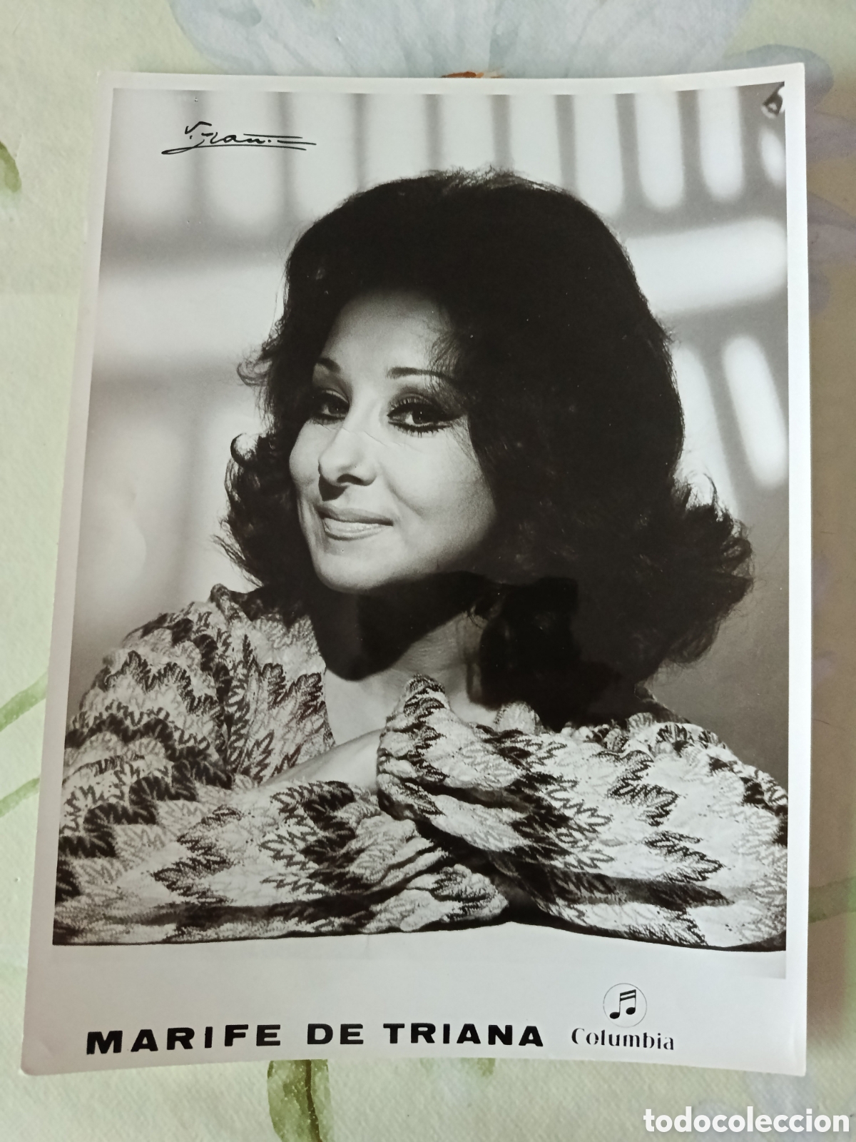 Foto di Cantanti: Marif&eacute; de Triana del sello Columbia 18 X 24 ctms.