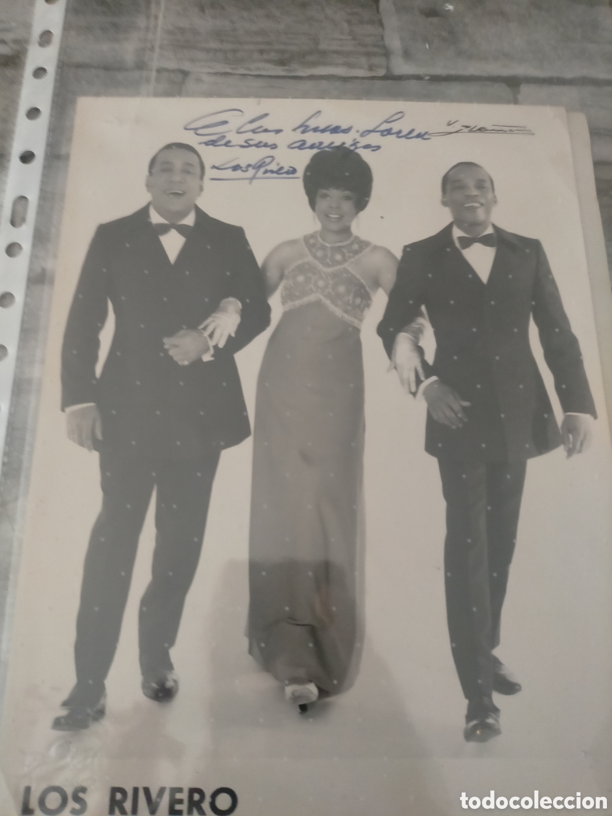 Fotos de cantantes: Grupo cubano los rivieron aut&oacute;grafo original