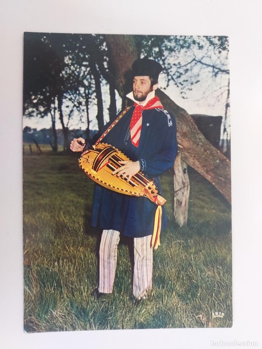 Fotos de cantantes: POSTAL GROUPE FOLKLORIQUE NORMAND LE BOIS D'ENNEBOURG DE ROUEN. S/C. ZANFONA, vielle &agrave; roue