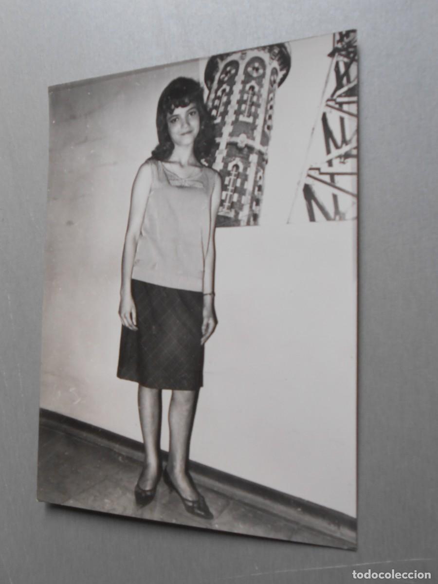 Foto di Cantanti: FOTO de - BETINA - de 13 x 18 cms.