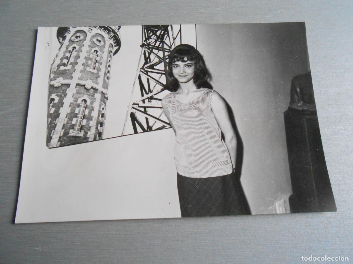 Fotos de cantantes: FOTO de - BETINA - de 12,5 x 9 cms.