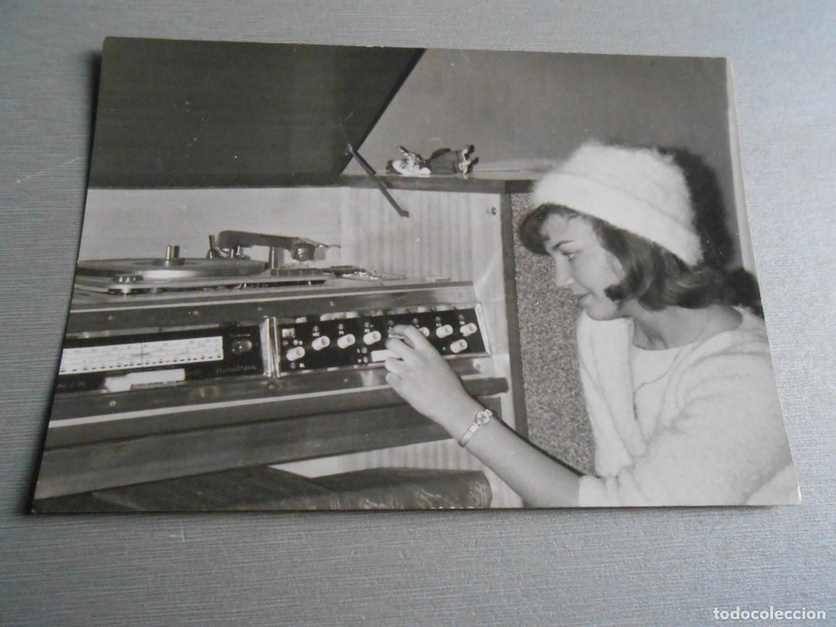 Fotos de cantantes: FOTO de - BETINA - de 10,5 x 7 cms.