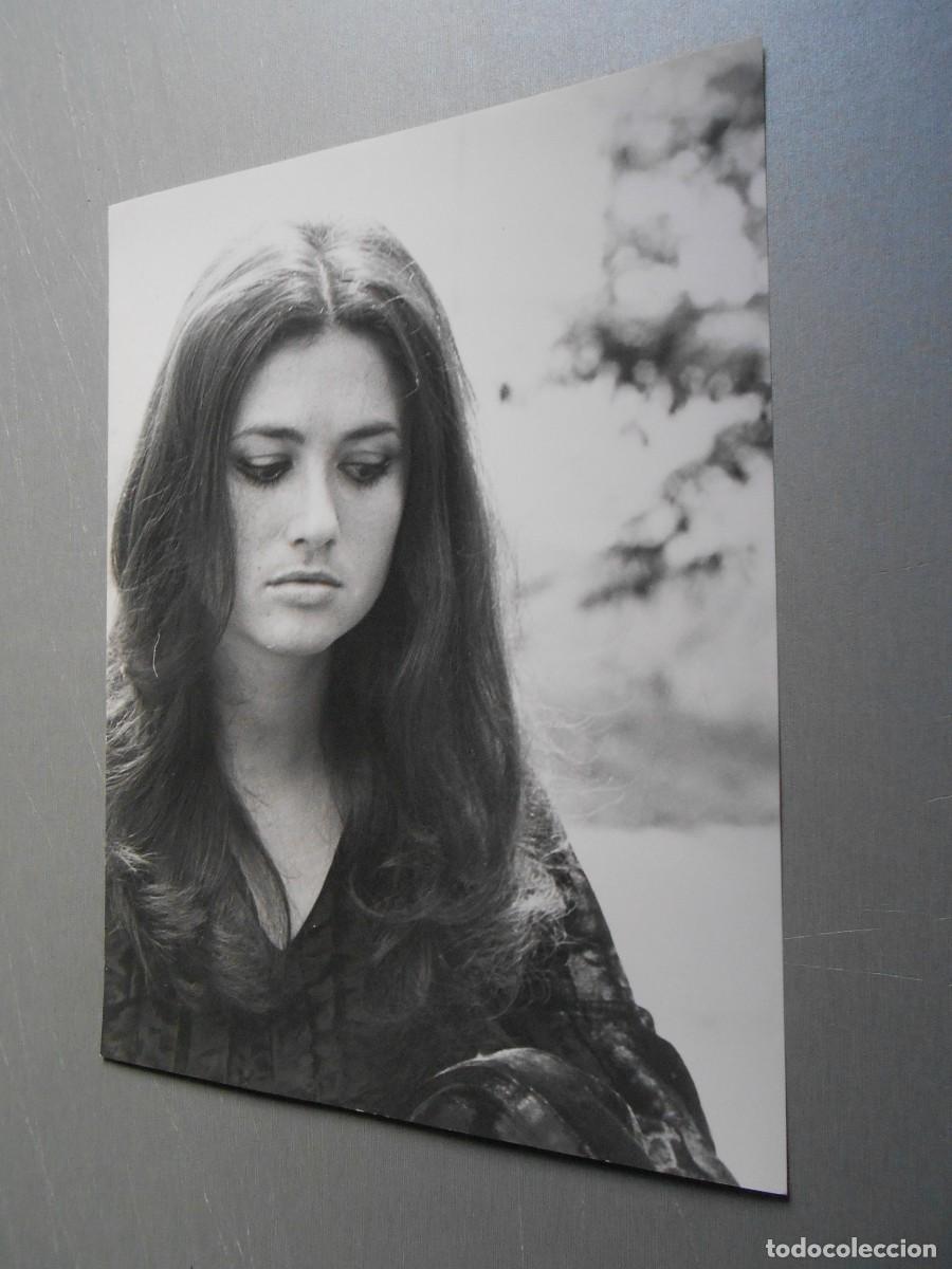 Fotos de cantantes: FOTO de - GIGLIOLA CINQUETTI - de 18 x 24 cms.