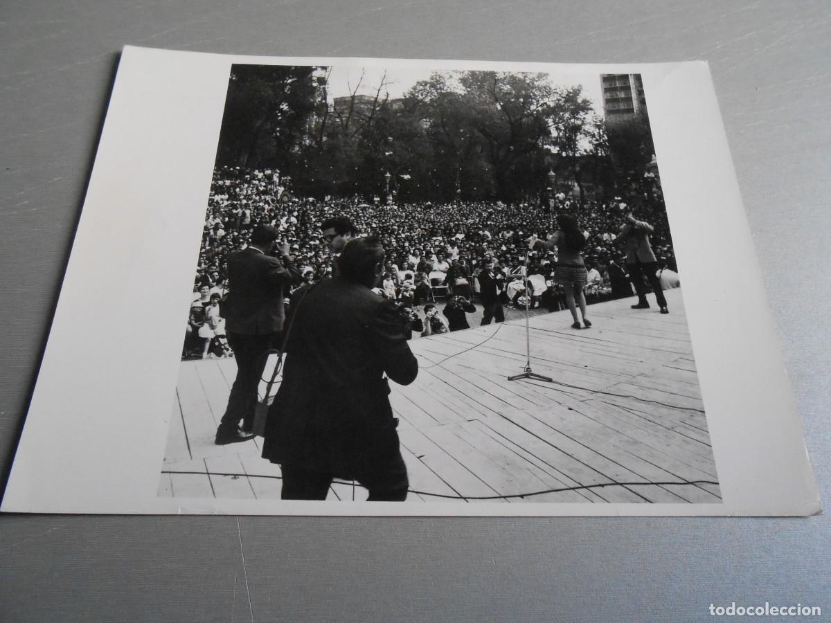 Fotos de cantantes: FOTO de - MASSIEL - de 24 x 18 cms.