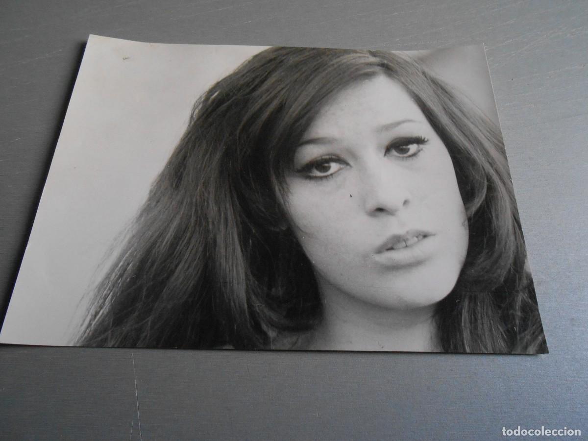 Fotos de cantantes: FOTO de - MASSIEL - de 23 x 17,5 cms.