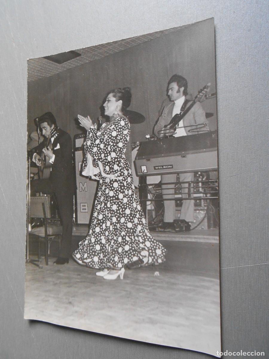 Fotos de cantantes: FOTO de - DESCONOCIDA ??? - de 12,5 x 17,5 cms.