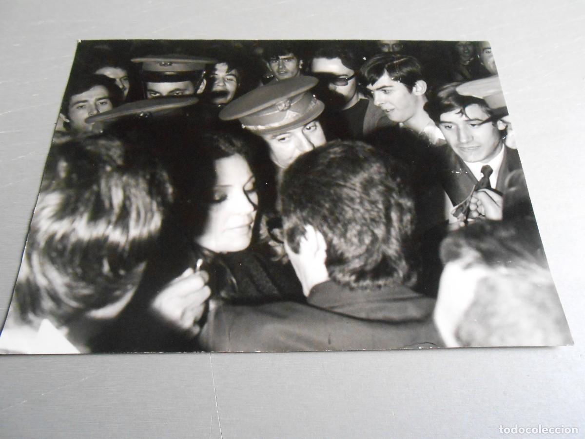 Fotos de cantantes: FOTO de - CARMEN SEVILLA - de 24 x 18 cms.