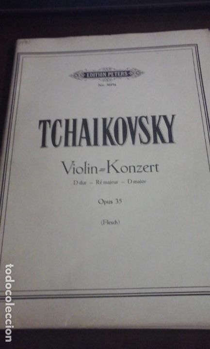 Musical scores: Tchaikovsky: VIOLIN KONCERT D major, op. 35. Partitura para viol&iacute;n y piano (London, 1963)