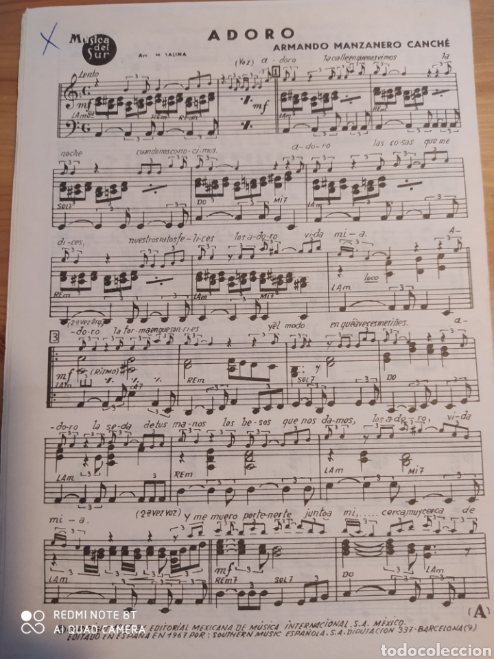 Musical scores: ADORO Y TRAE MI CHAQUETA. PARTITURAS. PARA SAXO, TROMPETA, BAJO, BATER&Iacute;A, INCLUYE LETRAS. SOUTHERN M