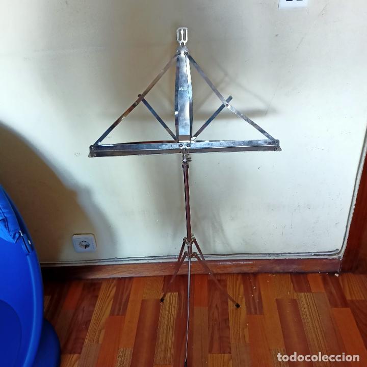 Partitions Musicales: ANTIGUO ATRIL PLEGABLE PARA PARTITURAS