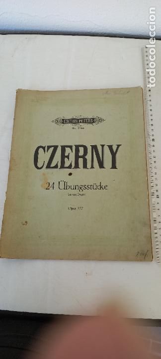 Partiture musicali: CZERNY. 24 &Uuml;BUNGSST&Uuml;CKE. LES CINQ DOIGTS. OPUS 777. EDITION PETERS. No. 2844. PARTITURA ANTIGUA