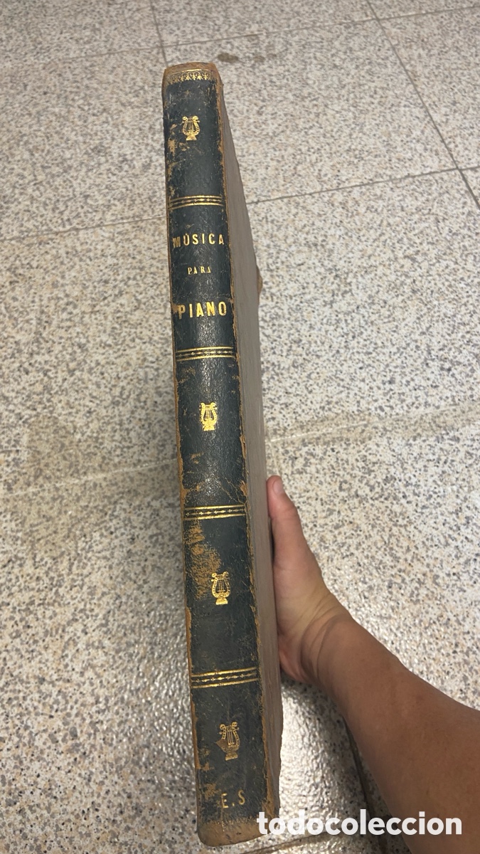 Partituras musicales: Libro recopilaci&oacute;n de varias partituras sueltas de finales del s. XIX y principios del XX