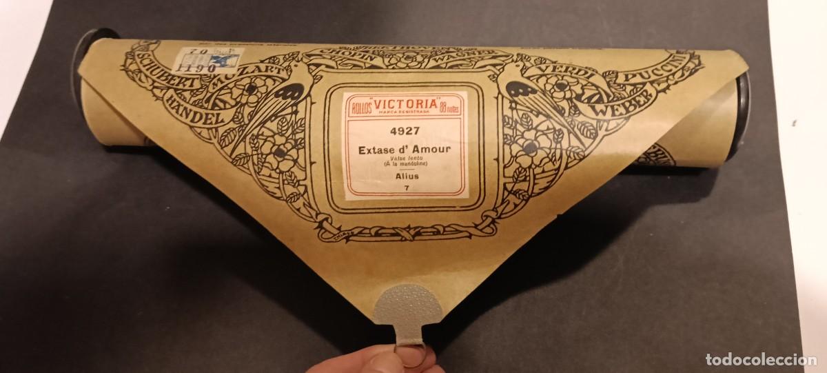 Musical scores: ROLLO DE PIANOLA ANTIGUO MARCA VICTORIA - EXTASE D'AMOUR (VALSE LENTO)