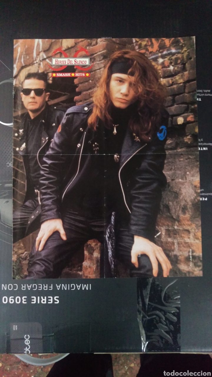 Revistas de m&uacute;sica: POSTER: Heroes del Silencio / MC Hammer. SMASH HITS . muy raro