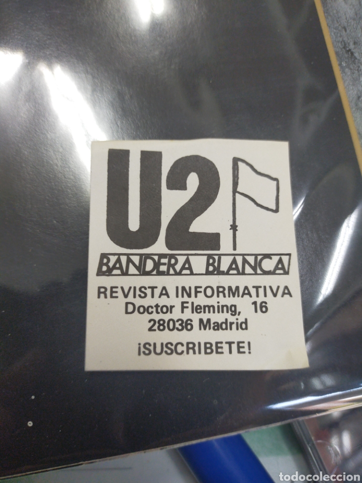Magazines de musique: Pegatina U2 revista bandera blanca 6x5 sin usar