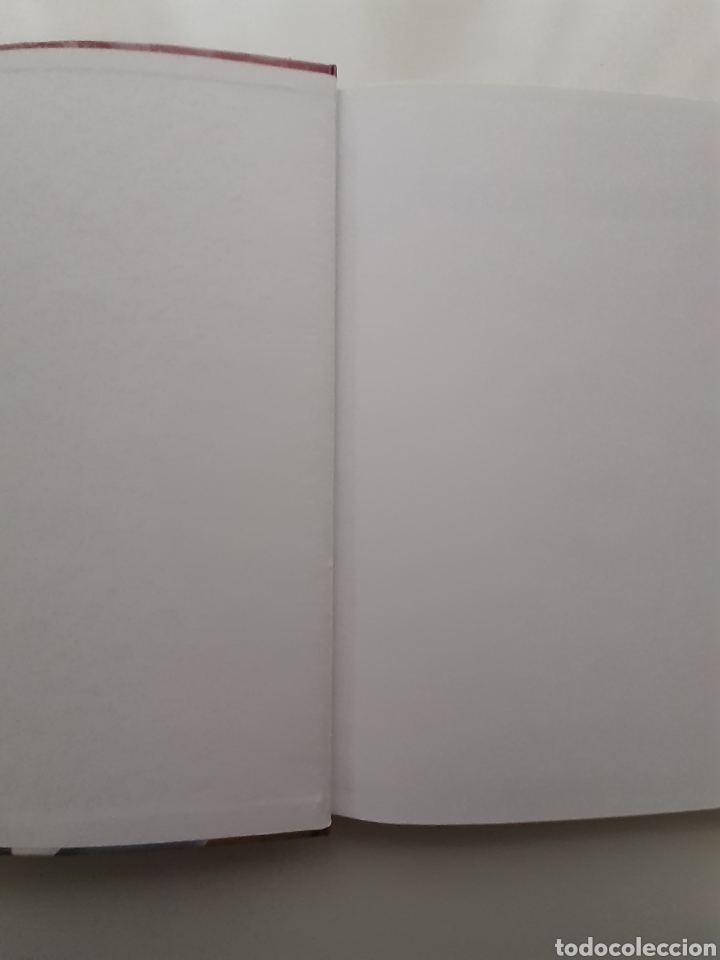 Revistas de m&uacute;sica: Guitar essentials, ingl&eacute;s 2001 - Foto 2