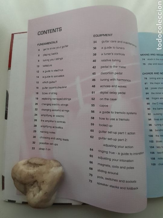 Revistas de m&uacute;sica: Guitar essentials, ingl&eacute;s 2001 - Foto 5