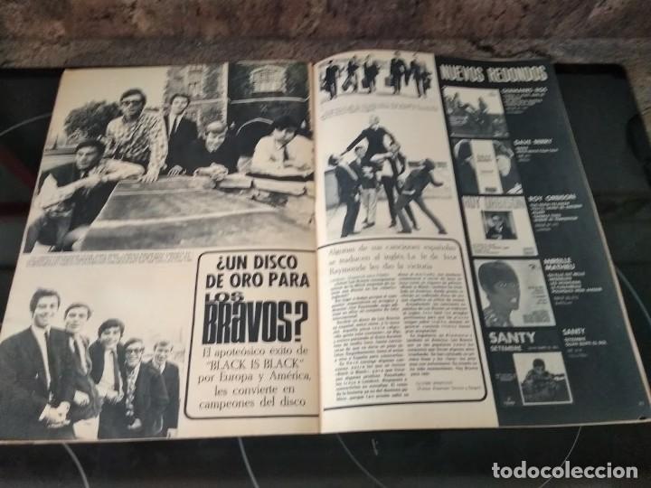 Music magazines: FANS 1966 /UN DISCO DE ORO PARA LOS BRAVOS / LOS SALVAJES -PEKENIKES /BYRDS / CHRIS FARLOWE