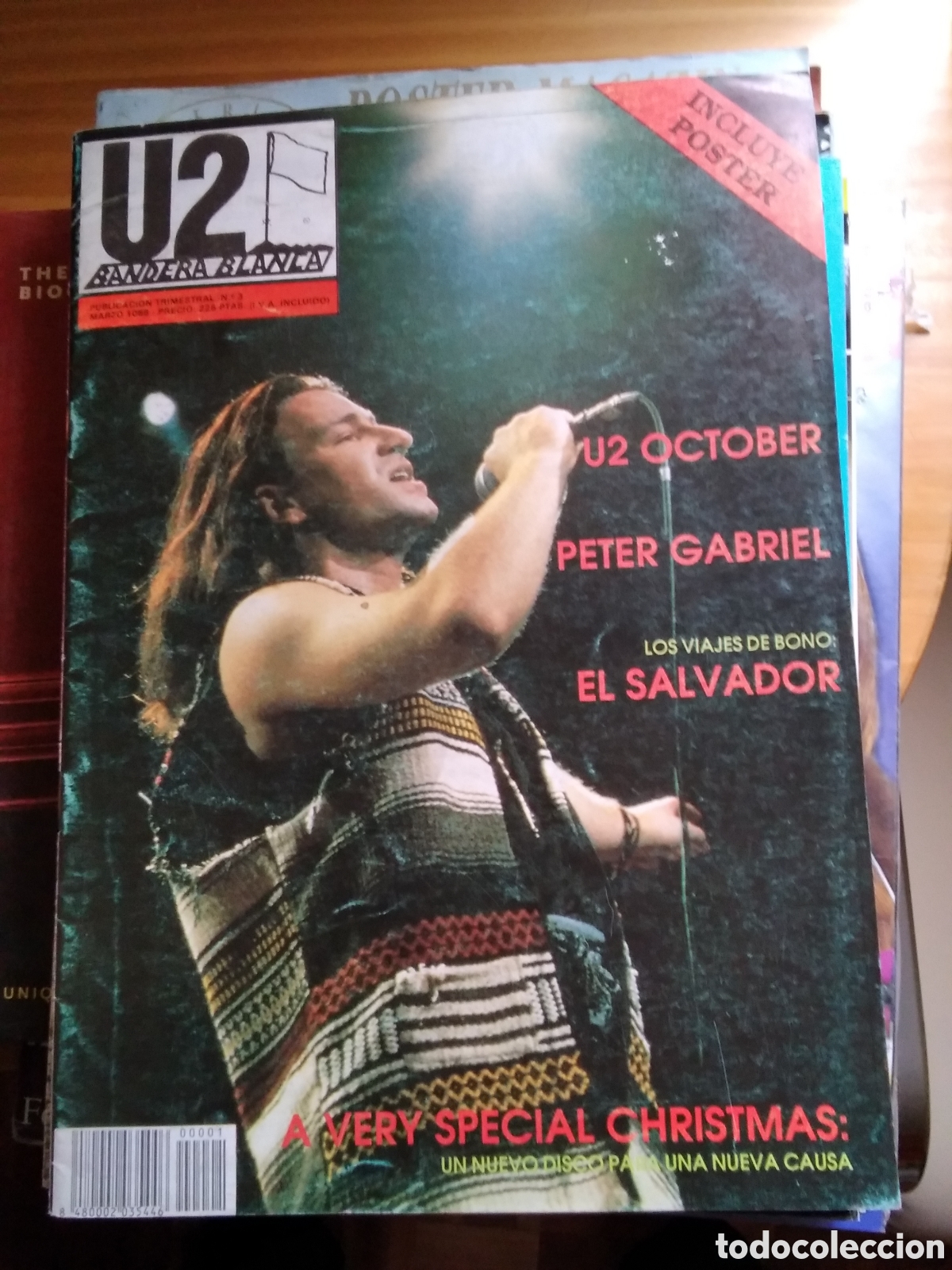 Music magazines: U2 bandera blanca revista con poster