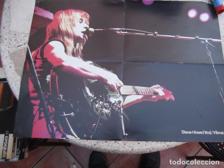 Music magazines: poster vibraciones, elvis y steve howe (yes ) , 40x56, ha sido clavado, casi no se nota