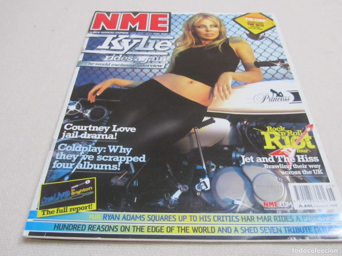 Magazines de musique: KYLIE MINOGUE,COURTNEY LOVE,COLDPLAY,QUEEN OF THE STONE AGE,JET,THE HISS,RYAN ADAMS,ONE LIVE,PINK