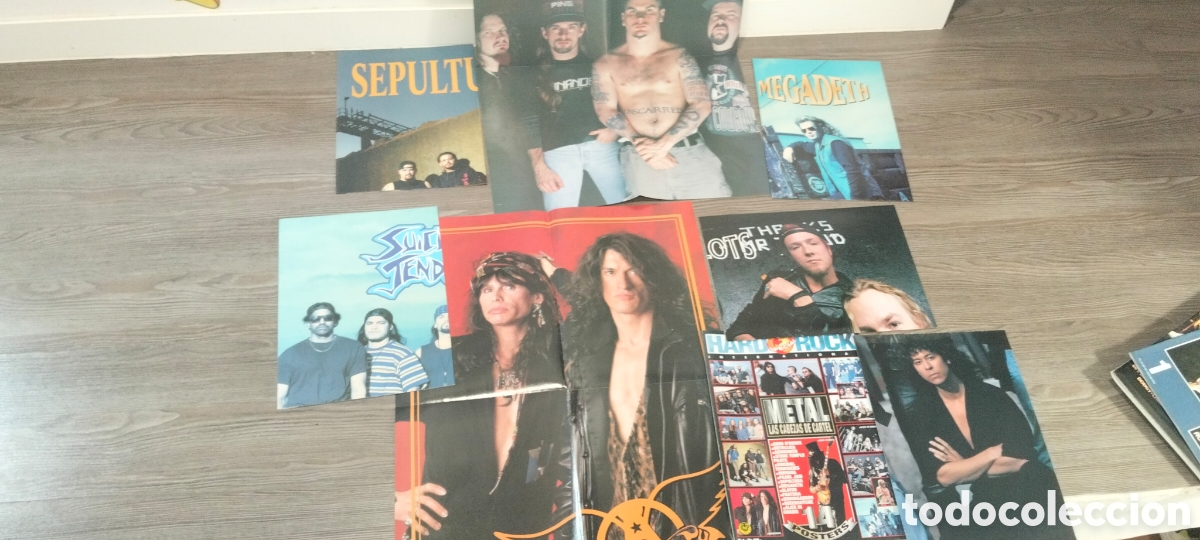 Revistas de m&uacute;sica: Revista con 14 posters