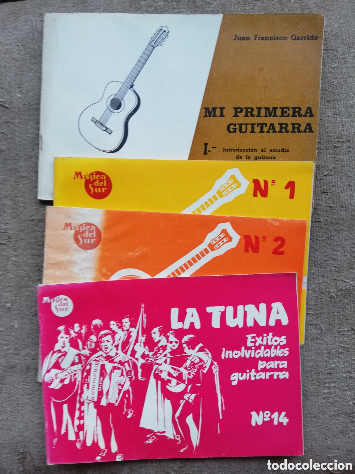 Revistas de m&uacute;sica: Mi primera guitarra I. Introducci&oacute;n y 3 librillos de la serie &eacute;xitos inolvidables para guitarra.