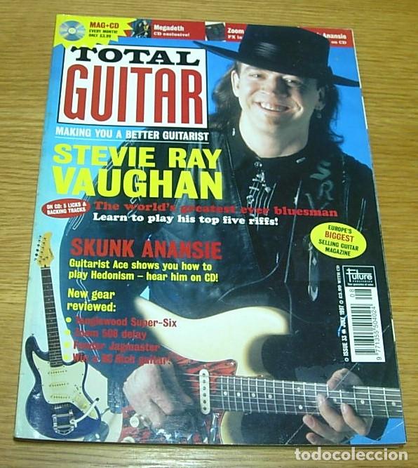 Revistas de m&uacute;sica: Revista Inglesa TOTAL GUITAR Portada STEVIE RAY VAUGHAN + 6 Pgs 1997 MEGADETH sin el CD