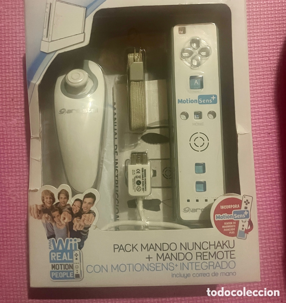 Nintendo Wii U de segunda mano: Pack Mando + Nunchaku compatible con Wii - NUEVO