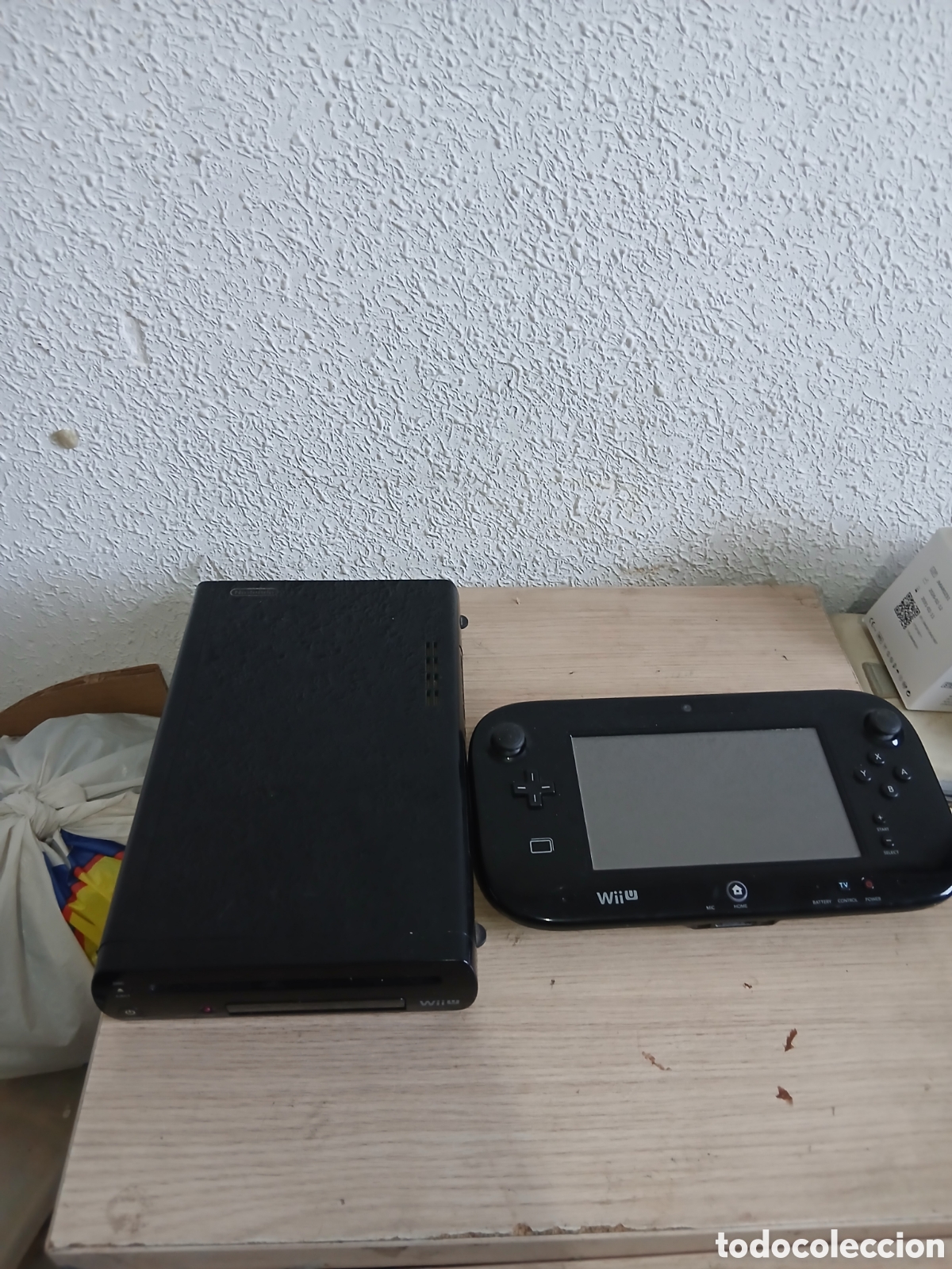 Nintendo Wii U de segunda mano: NINTENDO WII U FUNCIONA CON MANDO,,VER FOTOS