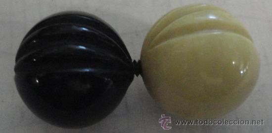 Nuevo: 2 bolas unidas por un tornillo, 4 cm. - Foto 1
