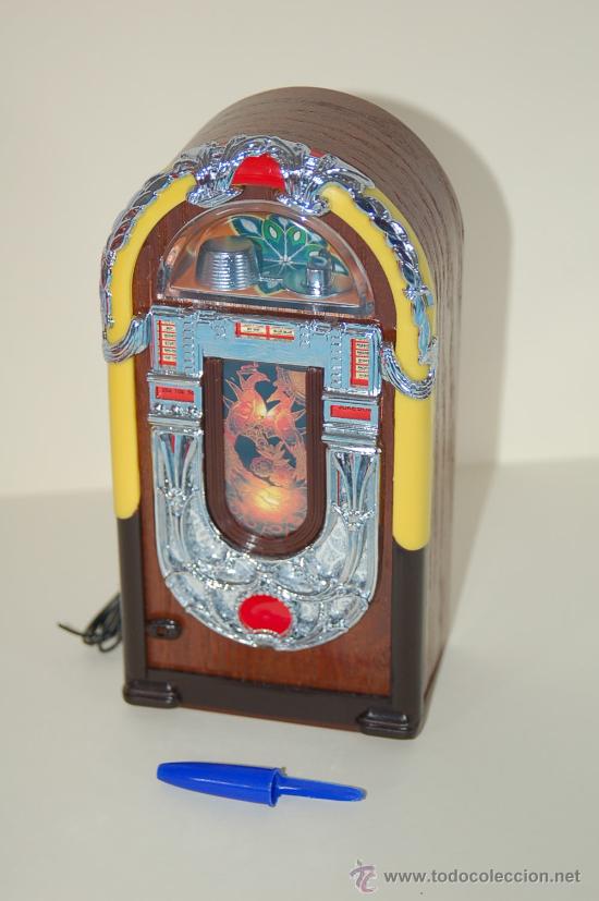 Nuevo: RADIO CON AM Y FM -CON FORMA DE JUKEBOX - - Foto 3
