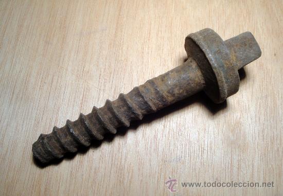Nuevo: Antiguo tornillo de RENFE - Foto 1